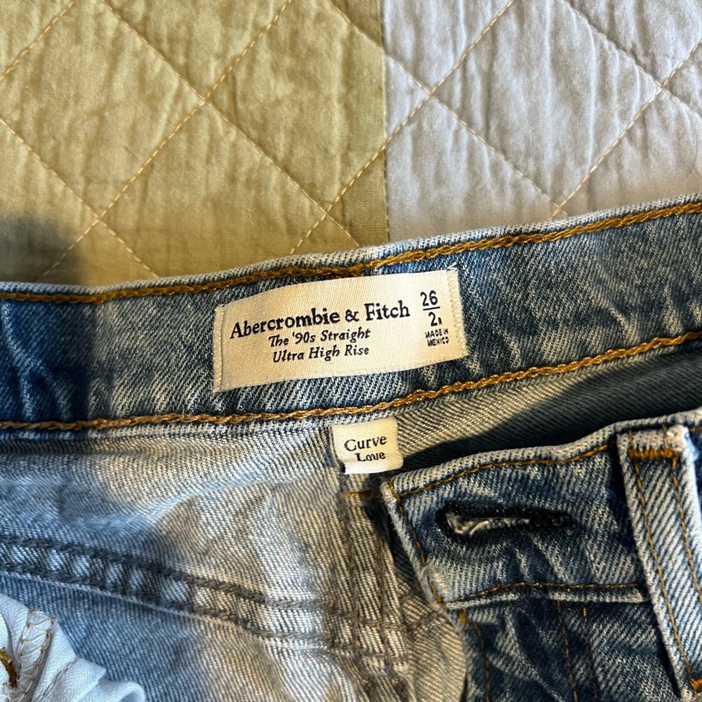 Abercrombie & Fitch High Rise Curve Love Jeans